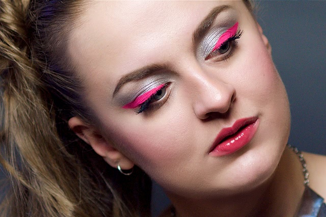 Tutorial. Silver & Neon Pink Eyeliner