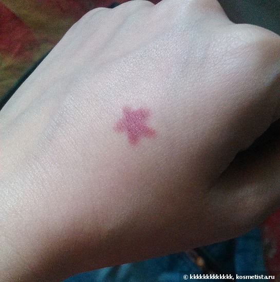 Такого цвета у меня еще не было. Essence lipliner 06 satin mauve