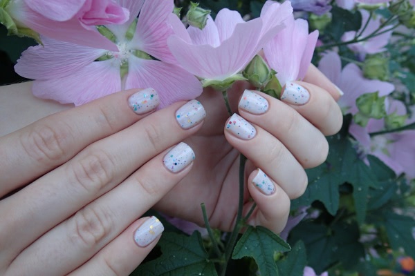 The Face Shop Lovely Me:ex Yogurt nails 02 Vanilla sugar yogurt