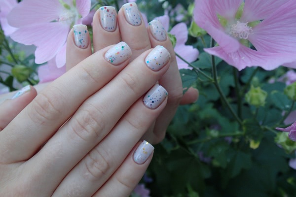 The Face Shop Lovely Me:ex Yogurt nails 02 Vanilla sugar yogurt