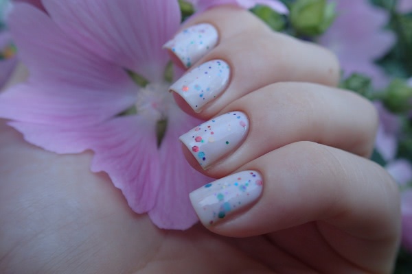 The Face Shop Lovely Me:ex Yogurt nails 02 Vanilla sugar yogurt