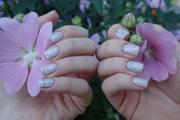 The Face Shop Lovely Me:ex Yogurt nails 02 Vanilla sugar yogurt