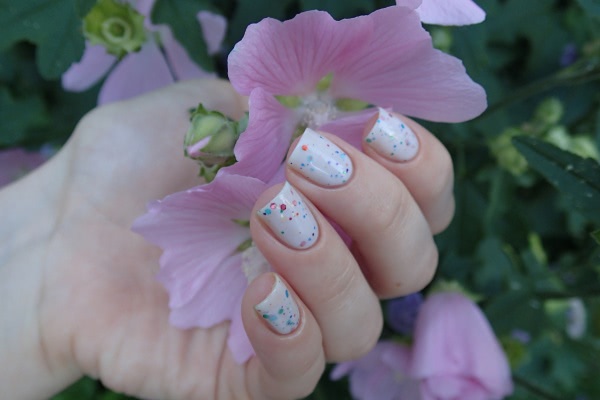 The Face Shop Lovely Me:ex Yogurt nails 02 Vanilla sugar yogurt