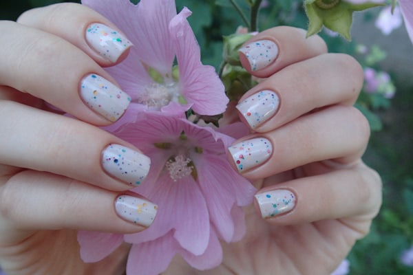 The Face Shop Lovely Me:ex Yogurt nails 02 Vanilla sugar yogurt
