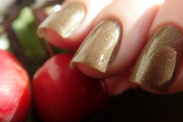 China Glaze Nail lacquer with hardeners 81858 Mind the gap