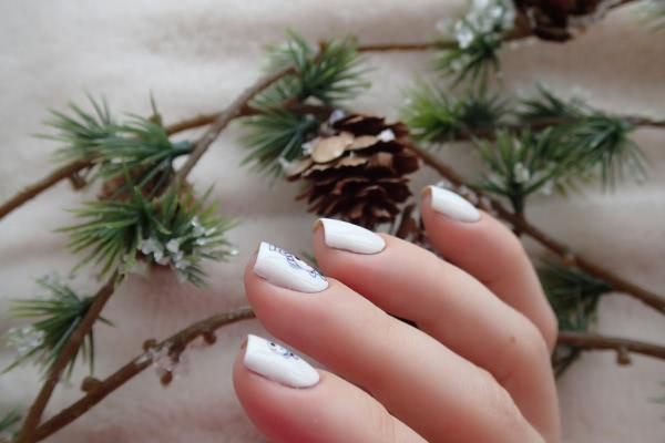 China Glaze Nail lacquer with hardeners 70255 White on white