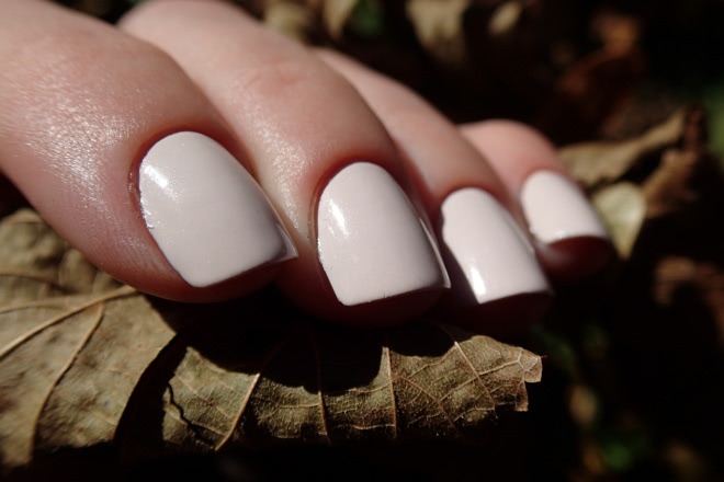 Morgan Taylor professional nail lacquer 50187 Tan my hide