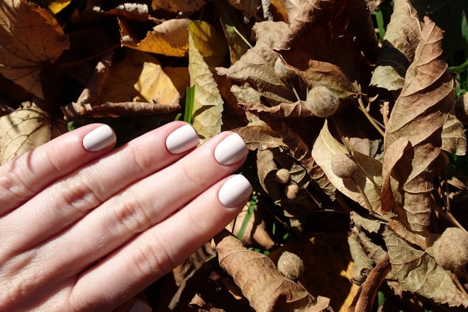 Morgan Taylor professional nail lacquer 50187 Tan my hide
