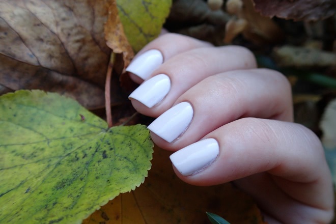 Morgan Taylor professional nail lacquer 50187 Tan my hide