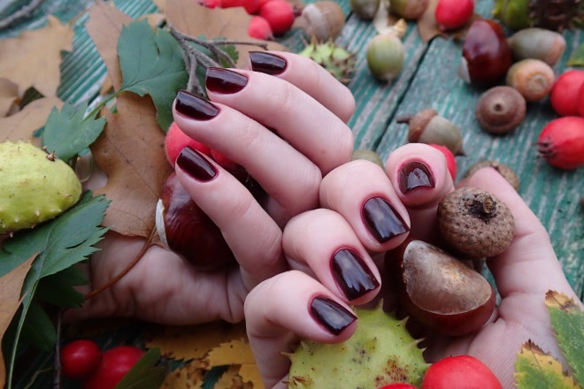 China Glaze Nail lacquer with hardeners 82714 Free bear hugs