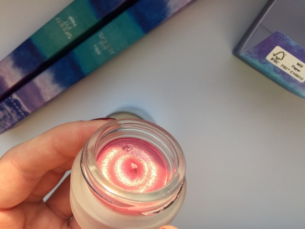 Тени не исчезают в полдень. Kiko make up Milano Colour Shock long lasting eyeshadow # 101 punk baby pink, Kiko make up Milano Skinny fit kajal # 03, Kiko make up Milano Skinny fit kajal # 05