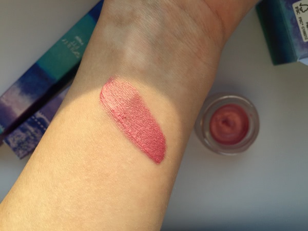 Тени не исчезают в полдень. Kiko make up Milano Colour Shock long lasting eyeshadow # 101 punk baby pink, Kiko make up Milano Skinny fit kajal # 03, Kiko make up Milano Skinny fit kajal # 05