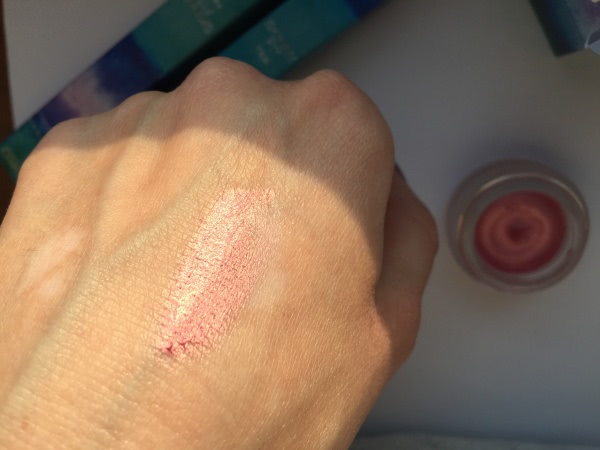 Тени не исчезают в полдень. Kiko make up Milano Colour Shock long lasting eyeshadow # 101 punk baby pink, Kiko make up Milano Skinny fit kajal # 03, Kiko make up Milano Skinny fit kajal # 05