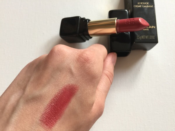 Clarins Eclat Minute Huile Confort Levres # 2 raspberry и Guerlain Kiss Kiss Shaping Cream Lip Colour # 320 Red Insolence