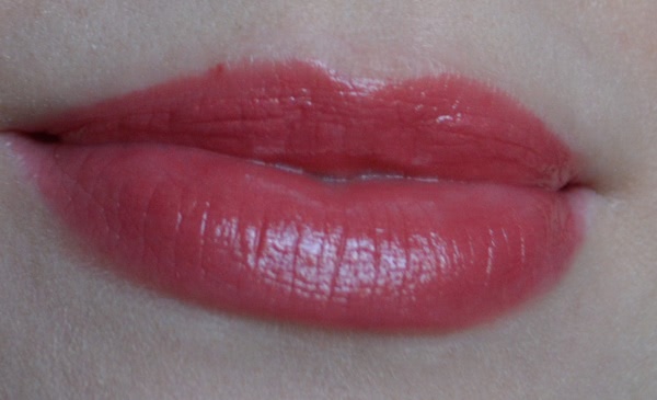 Clarins Eclat Minute Huile Confort Levres # 2 raspberry и Guerlain Kiss Kiss Shaping Cream Lip Colour # 320 Red Insolence
