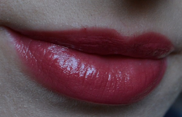 Clarins Eclat Minute Huile Confort Levres # 2 raspberry и Guerlain Kiss Kiss Shaping Cream Lip Colour # 320 Red Insolence