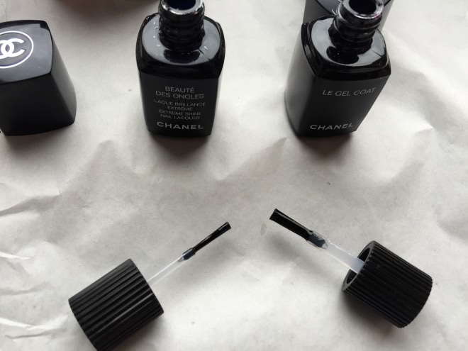 Стильно - это когда просто. Chanel Le Vernis Longwear Nail Colour # 520 Garconne и Chanel Le Vernis Longwear Nail Colour # 522 Monochrome, Chanel Le Gel Coat