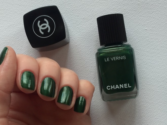 Chanel Le Vernis Long Wear Nail Colour # 536 Emeraude