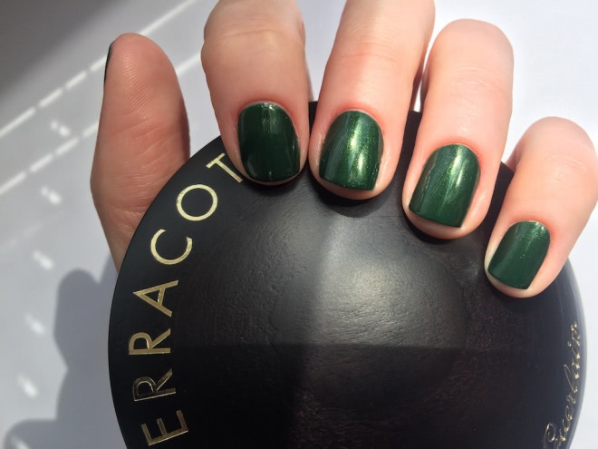 Chanel Le Vernis Long Wear Nail Colour # 536 Emeraude