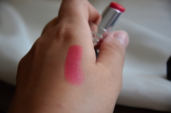 Новинка для губ: Dior - Rouge Dior Baume Natural Lip Treatment Couture Colour в оттенке 568 (rose rose)