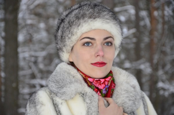 Увлажняющая помада с кремовой текстурой Chanel Rouge Coco Hydrating Creme Lip Colour, №53 Amant