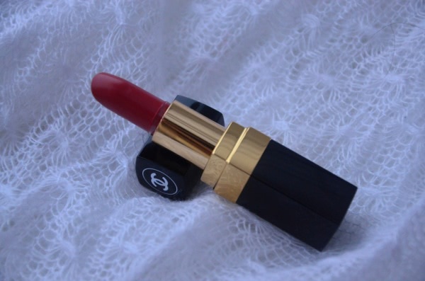 Увлажняющая помада с кремовой текстурой Chanel Rouge Coco Hydrating Creme Lip Colour, №53 Amant