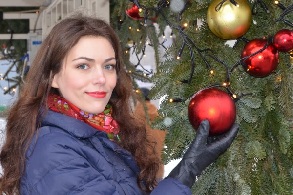 Увлажняющая помада с кремовой текстурой Chanel Rouge Coco Hydrating Creme Lip Colour, №53 Amant