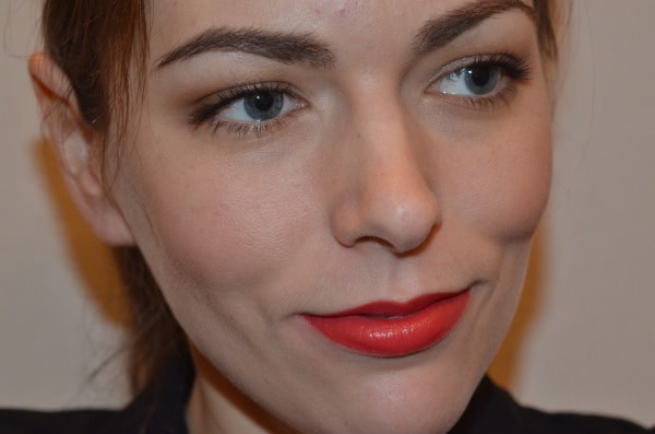 Увлажняющая помада с кремовой текстурой Chanel Rouge Coco Hydrating Creme Lip Colour, №53 Amant