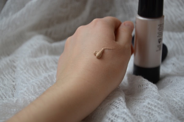 Тональный крем с эффектом лифтинга СПФ 15 Shiseido The Makeup Lifting Foundation SPF 15 UV PA в оттенке I00 Very Light Ivory