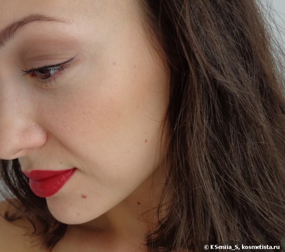Блестящая матовая помада Pupa New Chic matt Luminous Matt Lipstick в оттенках #200 и #302