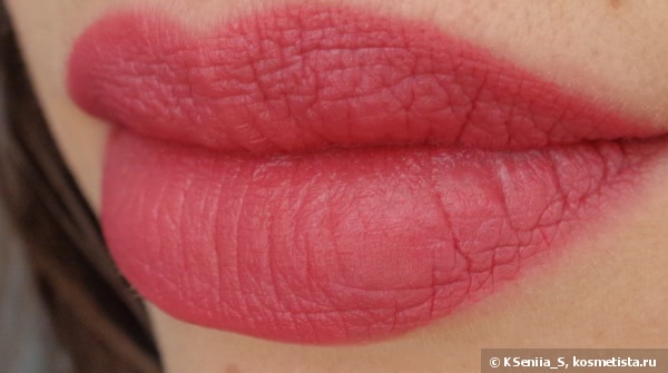 Блестящая матовая помада Pupa New Chic matt Luminous Matt Lipstick в оттенках #200 и #302