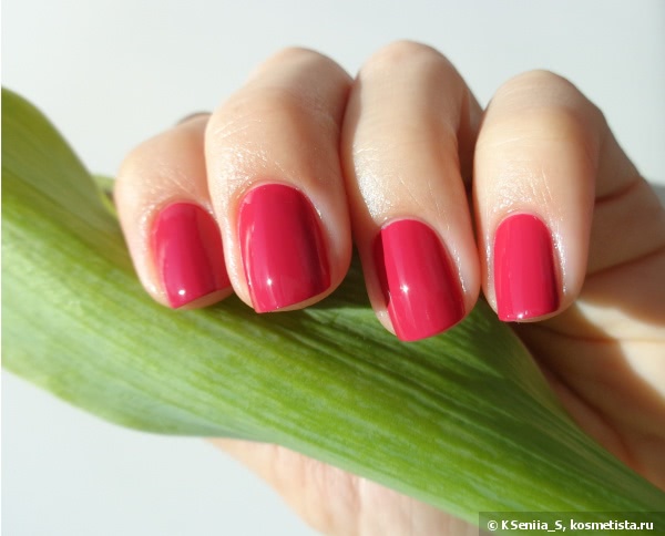 Dolce & Gabbana Intense Nail Lacquer #233 Bouganville. Dolce & Gabbana Spring 2015 Makeup Collection