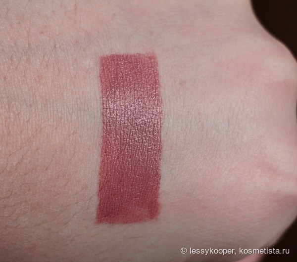 NYX High Voltage Lipstick в оттенке Flutter Kiss Hvls05