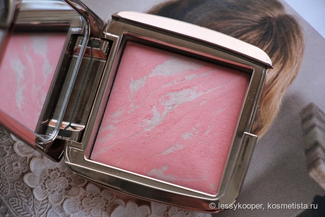 Houglass Ambient Lighting Blush в оттенке Dim Infusion