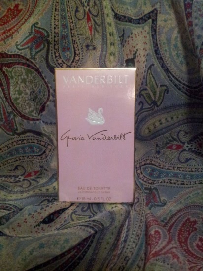 Vanderbilt Gloria Vanderbilt Eau de Toilette. Бабушка и внучка