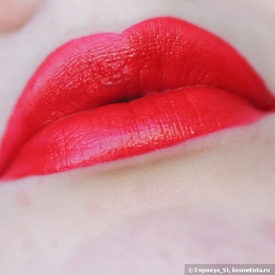 Сложный красный - Lancome L’Absolu Velours Intense Lip Colour Velvet Matte Finish - 197 Velours de Grenade