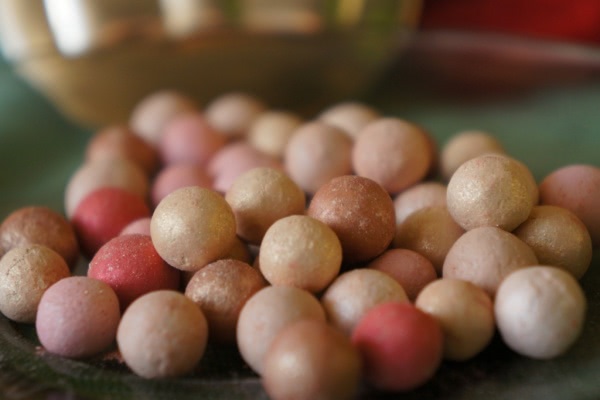 Сравним ? Guerlain Meteorites Aquarella Light Revealing Pearls of Powder и Guerlain Meteorites Perles D'etoile