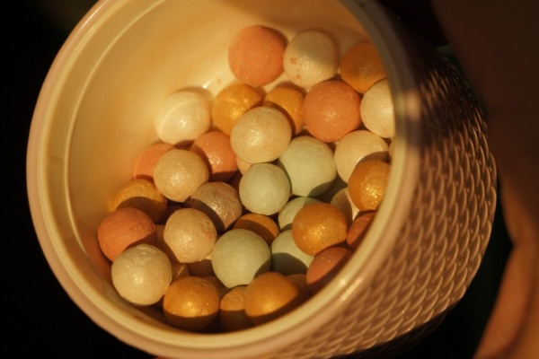 Сравним ? Guerlain Meteorites Aquarella Light Revealing Pearls of Powder и Guerlain Meteorites Perles D'etoile