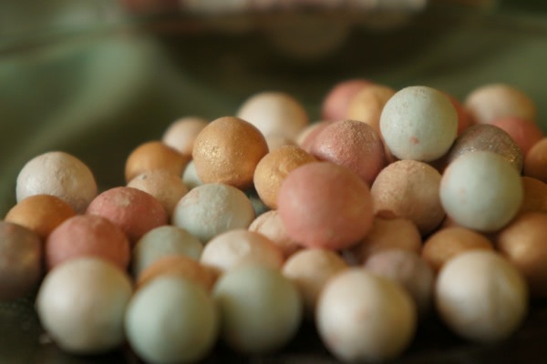 Сравним ? Guerlain Meteorites Aquarella Light Revealing Pearls of Powder и Guerlain Meteorites Perles D'etoile