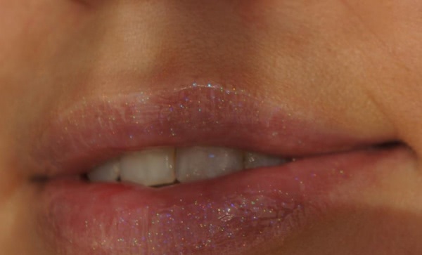 Коллекция Dior Kingdom of Colors. Dior Addict Gloss Mirror Shine Volume And Care в оттенке 004 Tiara