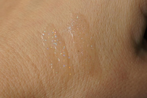 Коллекция Dior Kingdom of Colors. Dior Addict Gloss Mirror Shine Volume And Care в оттенке 004 Tiara