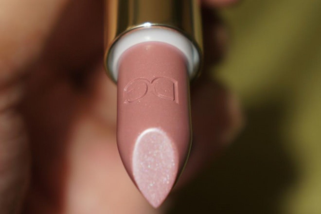 Dolce & Gabbana Fall 2015. Помада Classic Cream Lipstick в оттенке Antique Rose