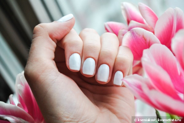 Первый весенний маникюр с Essie Nail Polish №01 Blanc