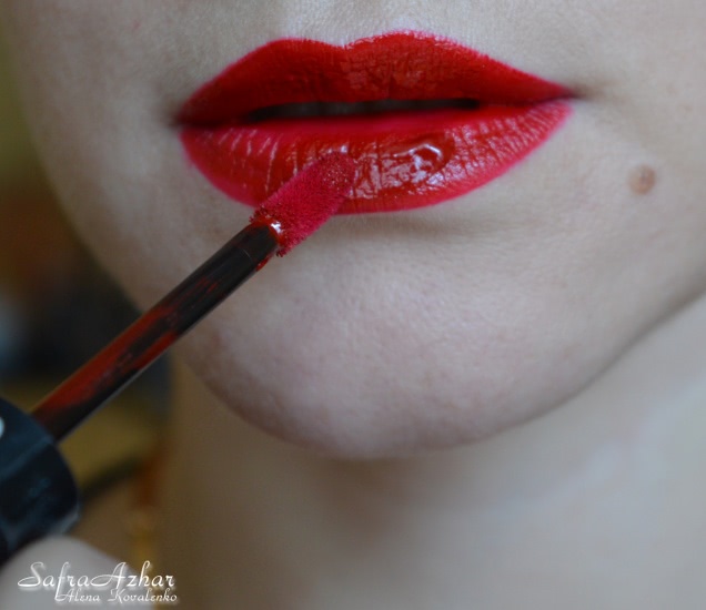 Моя прекрасная красная пылающая лава от Rimmel London Apocalips Matte Lip Velvet #505 Burning lava