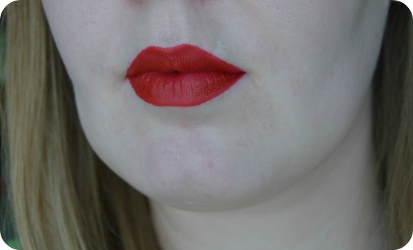 L’Oreal Color Riche Collection Exclusive Pure Reds, тон J.Lo`s