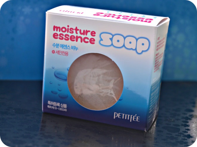 Petitfee Moisture Essence Soap - корейское гидрогелевое мыло для умывания
