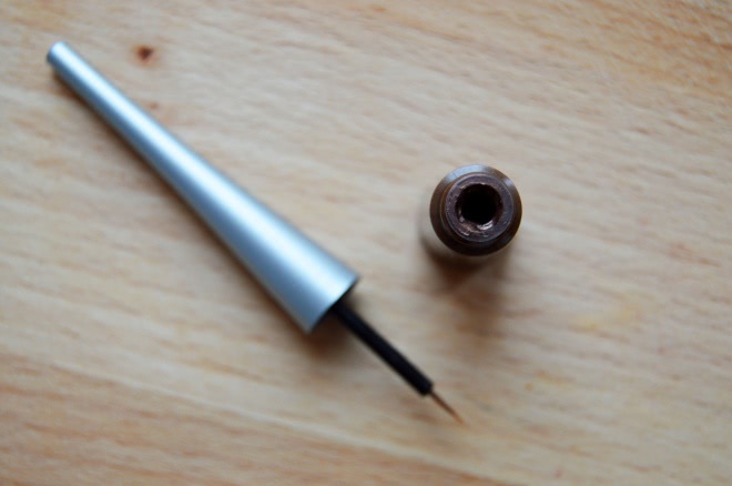 Когда устала от черных стрелок. Wet n Wild Mega Liner Liquid Eyeliner в оттенке Е865 Brown