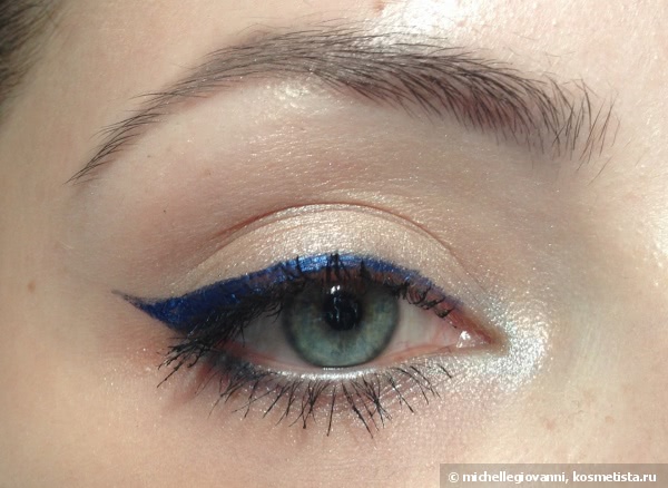Жидкая подводка Nouba Rainbow Eyeliner №17 и запеченые тени L'arte del bello Glamorous Mono №12 - потянуло на синее