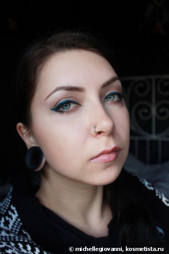 Nyx Slide on pencil в оттенке Tropical Green (sl09) и Nyx Retractable eye liner в оттенке Gypsy Blue (mpe18) - карандаши для глаз