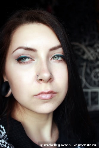 Nyx Slide on pencil в оттенке Tropical Green (sl09) и Nyx Retractable eye liner в оттенке Gypsy Blue (mpe18) - карандаши для глаз